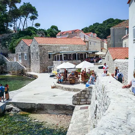 Munroe * Ragusa
